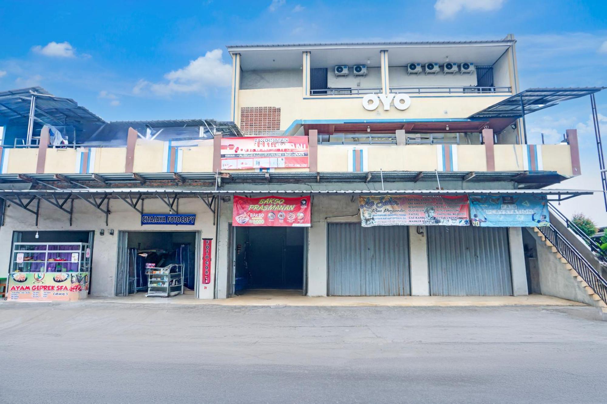 Oyo Wisma Tri Handayani Hotel Bandar Lampung Exterior photo