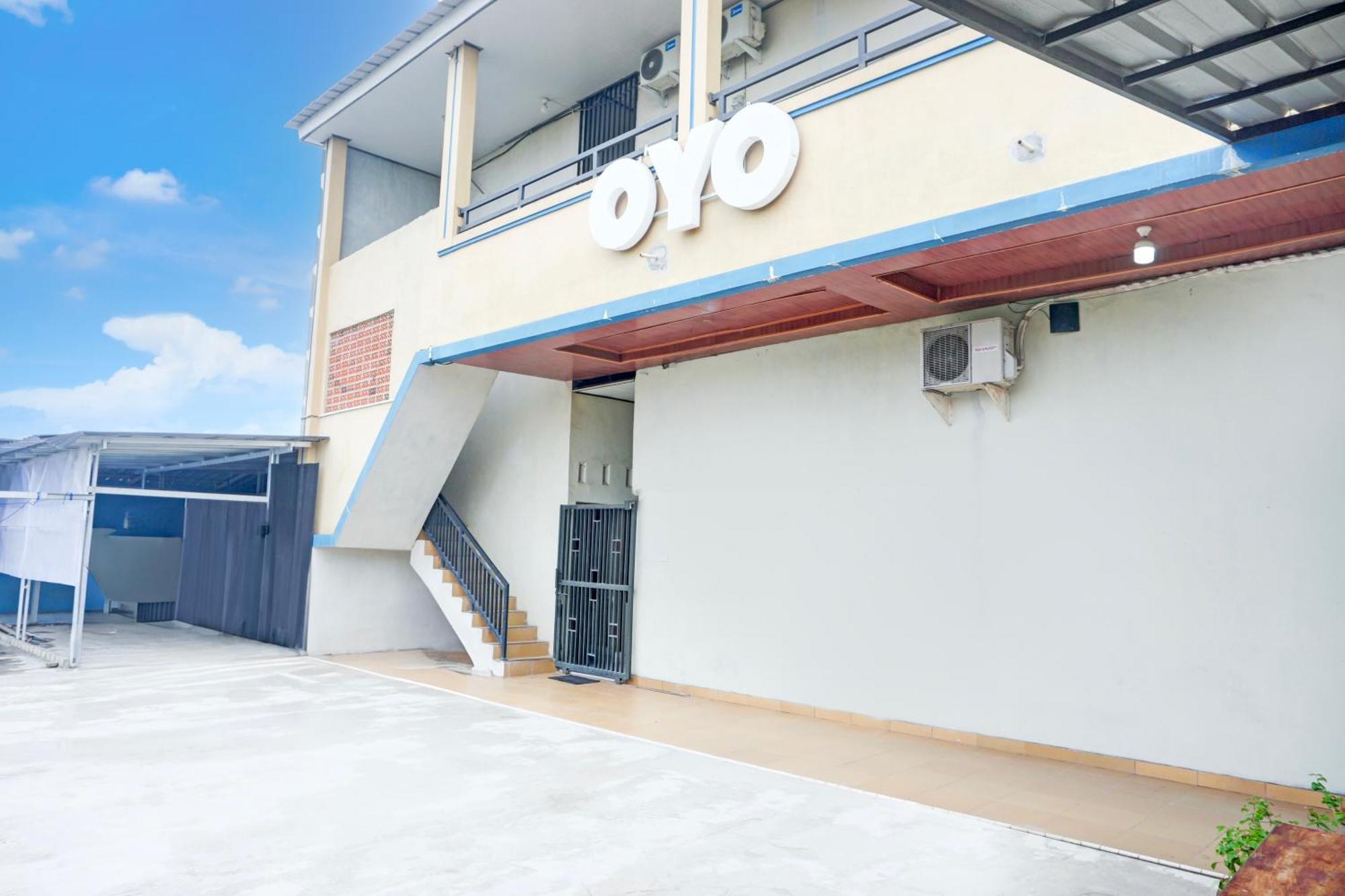 Oyo Wisma Tri Handayani Hotel Bandar Lampung Exterior photo